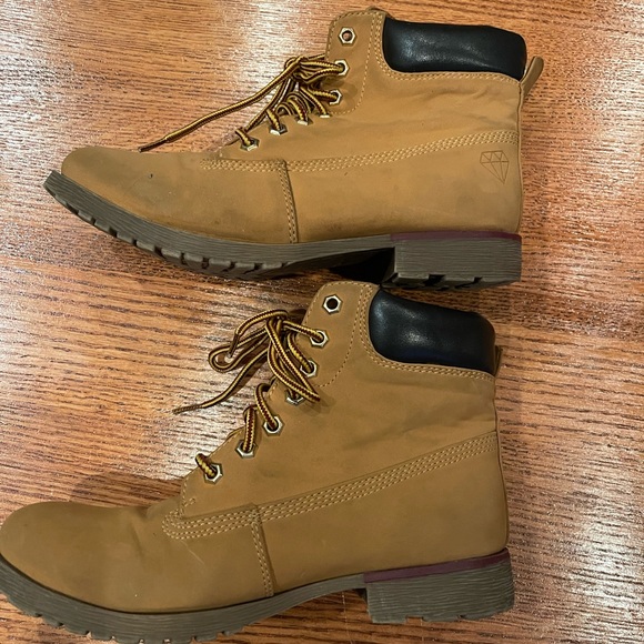 Rock & Candy Tan Bulldozer Boots Size 6.5 - Picture 2 of 8